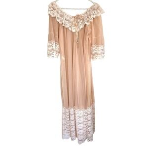 Vintage Intime Peignoir Robe Coquette Romantic Sm / Med Lace Sheer Bride Pinup